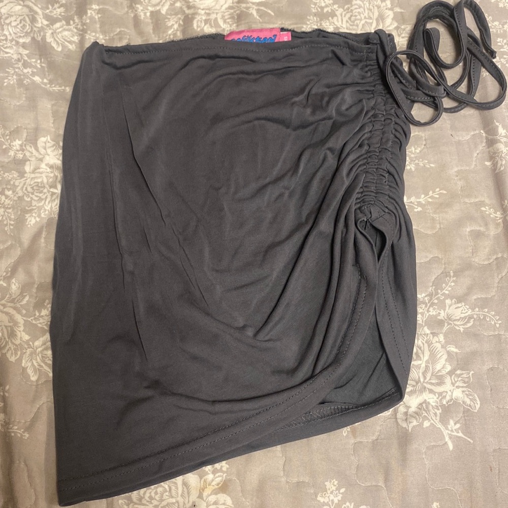 Xs Edikted Frankie Asymmetric drawstring skirt set.